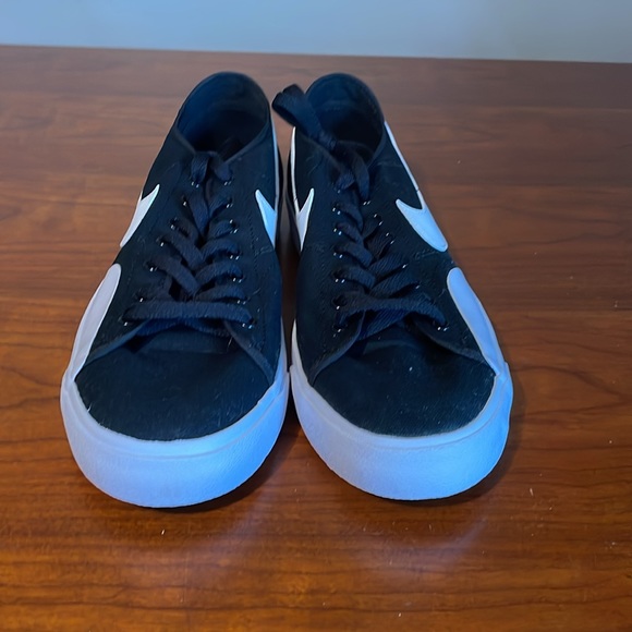 Nike SB BLZR Court Men’s Sneakers Shoes Canvas Skateboarding MSRP CV1658-002 - Picture 3 of 5